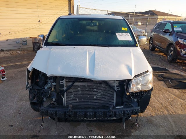 2C4RC1JG6GR150503 Chrysler Town & Country Limited