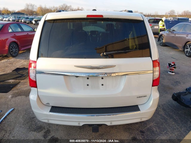 2C4RC1JG6GR150503 Chrysler Town & Country Limited