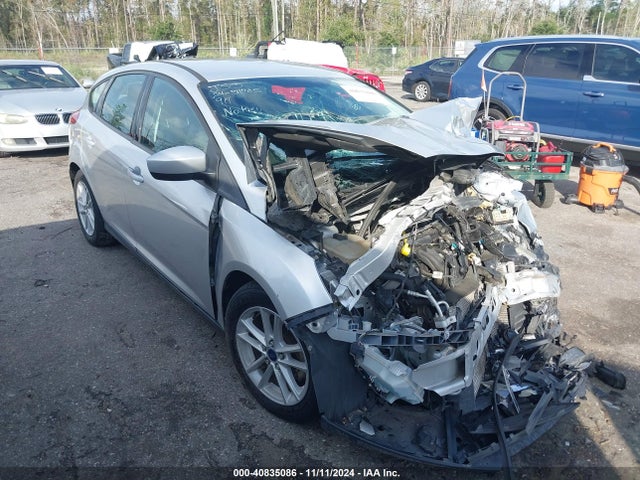 Ford FOCUS SE 2018 1FADP3K28JL280379 Image 1