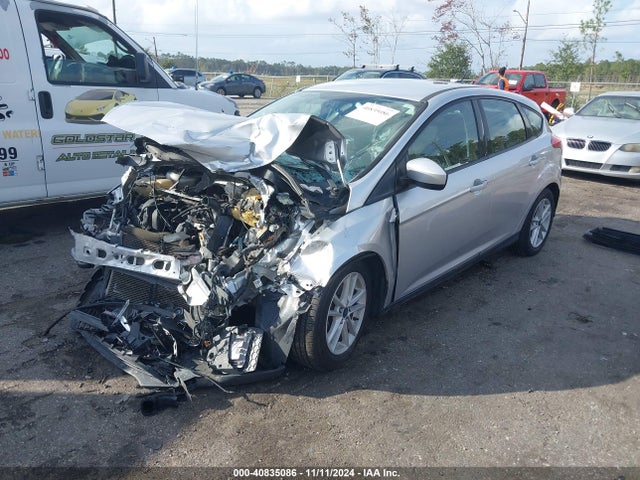 Ford FOCUS SE 2018 1FADP3K28JL280379 Image 2