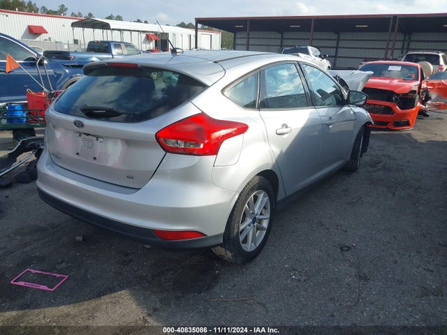 Ford FOCUS SE 2018 1FADP3K28JL280379 Image 4