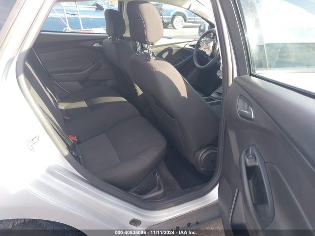 Ford FOCUS SE 2018 1FADP3K28JL280379 Image 8
