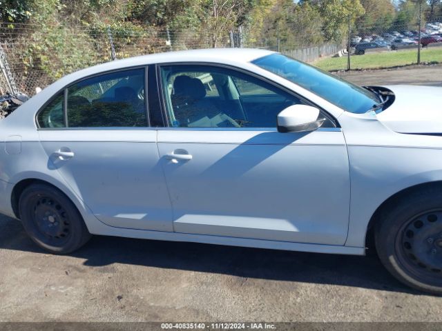 3VW2B7AJ2HM304665 Volkswagen Jetta 1.4t S