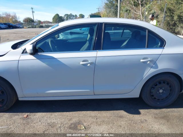 3VW2B7AJ2HM304665 Volkswagen Jetta 1.4t S