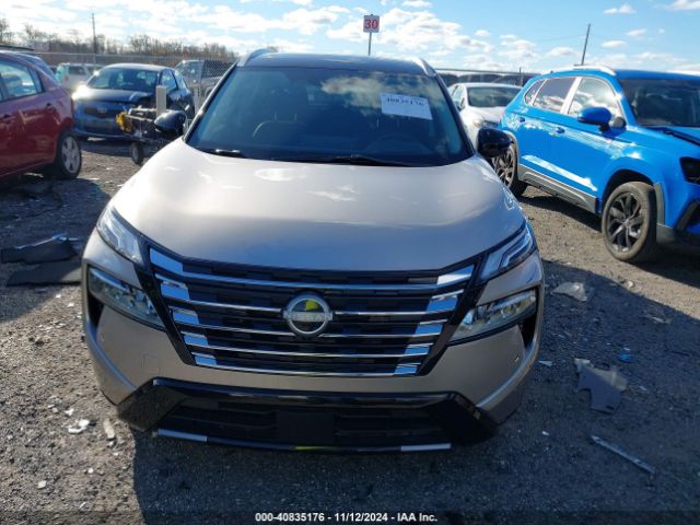 JN8BT3DC5RW381963 Nissan Rogue Platinum Fwd
