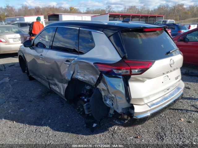 JN8BT3DC5RW381963 Nissan Rogue Platinum Fwd