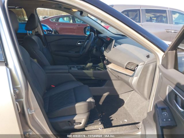JN8BT3DC5RW381963 Nissan Rogue Platinum Fwd
