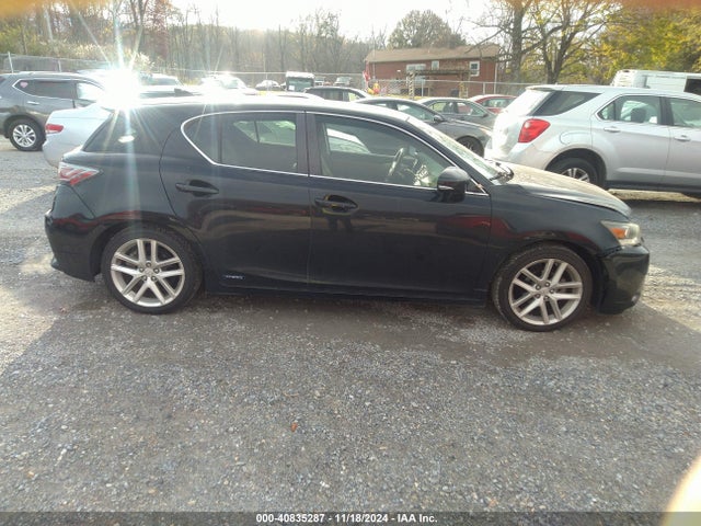 JTHKD5BH3F2212318 Lexus CT 200H
