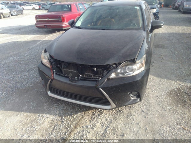 JTHKD5BH3F2212318 Lexus CT 200H