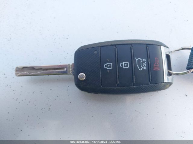 KNDMA5C12G6103198 KIA Sedona L