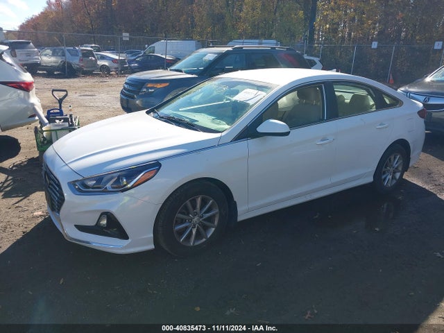 Hyundai SONATA SE 2018 5NPE24AF7JH683717 Image 2