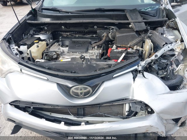 2T3ZFREV0JW444314 Toyota RAV4 LE