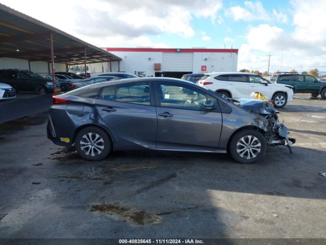 JTDKAMFP2N3226046 Toyota Prius Prime Le