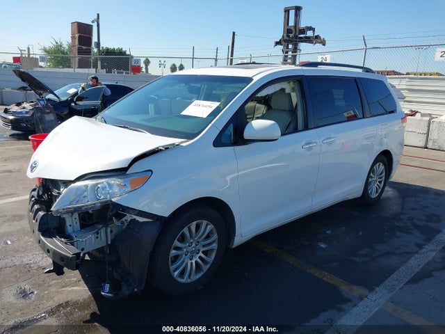 Toyota Sienna Xle/limited 2014 5TDYK3DC9ES458868 Image 2