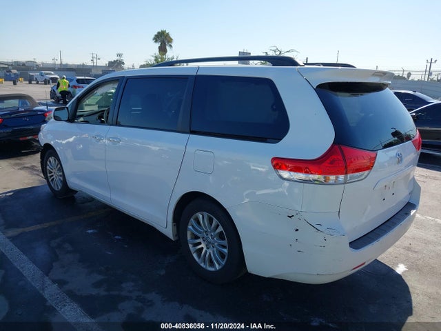 Toyota Sienna Xle/limited 2014 5TDYK3DC9ES458868 Image 3