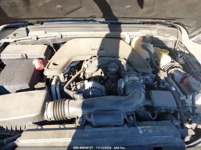 1C4HJXDG2JW152165 Jeep Wrangler Unlimited Sport S 4x4