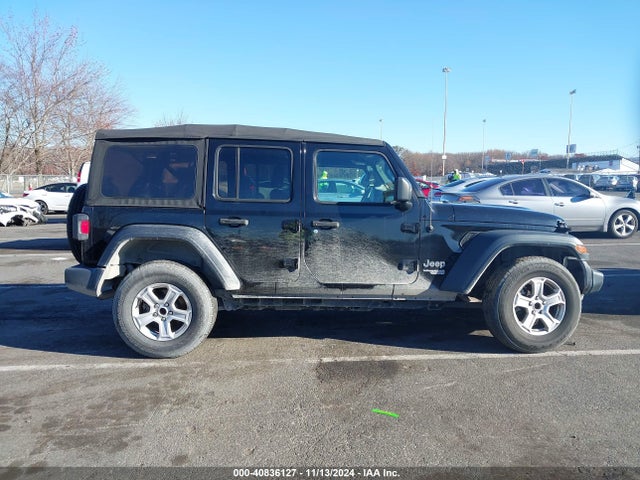 1C4HJXDG2JW152165 Jeep Wrangler Unlimited Sport S 4x4