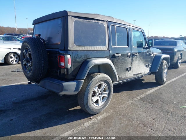 1C4HJXDG2JW152165 Jeep Wrangler Unlimited Sport S 4x4