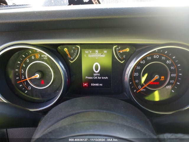 1C4HJXDG2JW152165 Jeep Wrangler Unlimited Sport S 4x4
