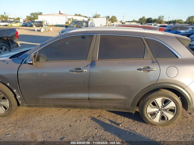 KNDCC3LC7H5044300 KIA NIRO EX