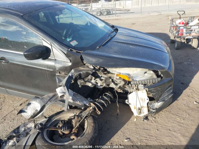 1FMCU0GX5EUD73440 Ford ESCAPE SE