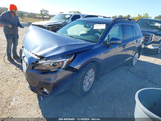 Subaru Outback 2.5i Premium 2018 4S4BSAFC9J3245580 Image 2