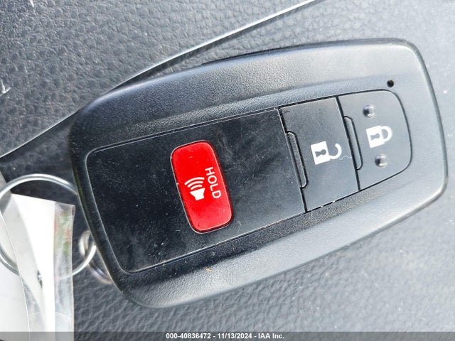 Toyota Prius 2017 JTDKARFU7H3039196 Image 11