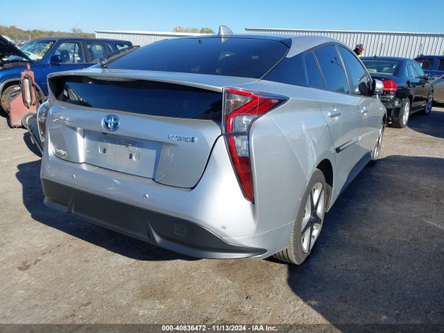 JTDKARFU7H3039196 Toyota Prius