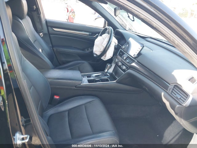 1HGCV1F30JA068771 Honda Accord Sport