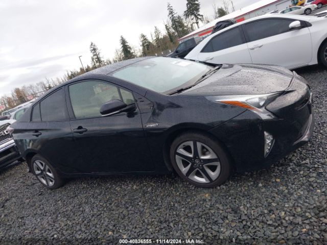 JTDKARFU7H3031874 Toyota Prius Three Touring