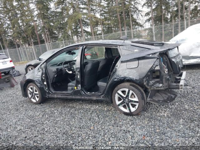 JTDKARFU7H3031874 Toyota Prius Three Touring