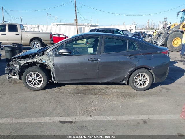 Toyota Prius Two 2018 JTDKBRFU6J3584826 Image 15