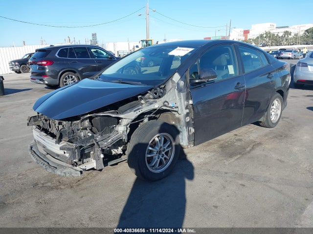 Toyota Prius Two 2018 JTDKBRFU6J3584826 Image 2