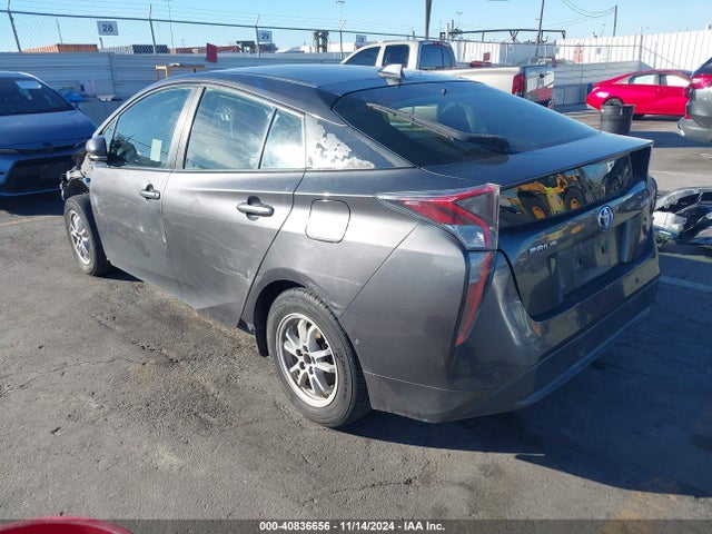 Toyota Prius Two 2018 JTDKBRFU6J3584826 Image 3