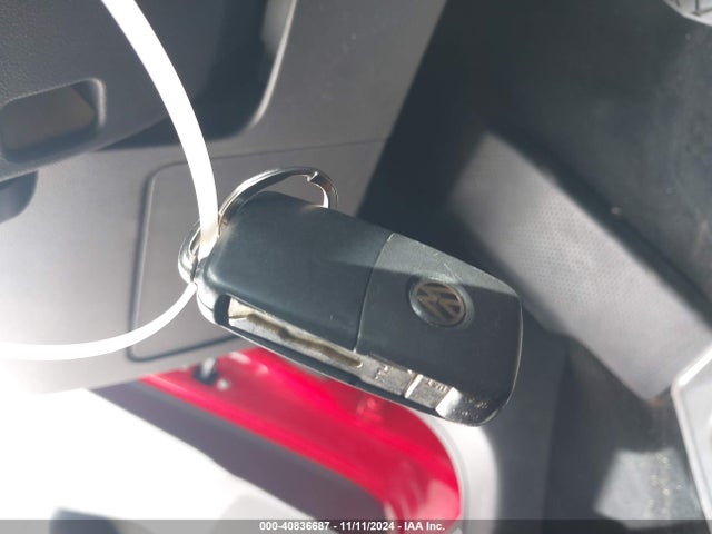 3VWD17AJXFM333825 Volkswagen Jetta 1.8t Se