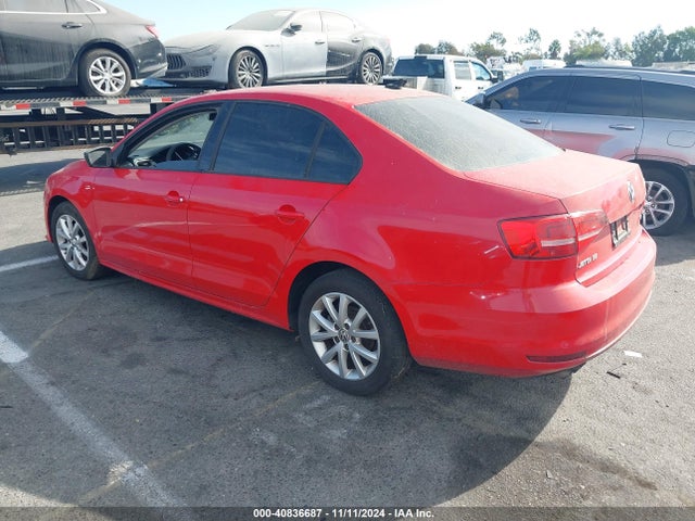 3VWD17AJXFM333825 Volkswagen Jetta 1.8t Se