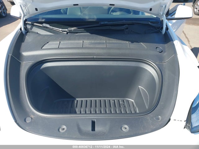 2022 TESLA MODEL Y 7SAYGDEE8NF573282 Photo 9
