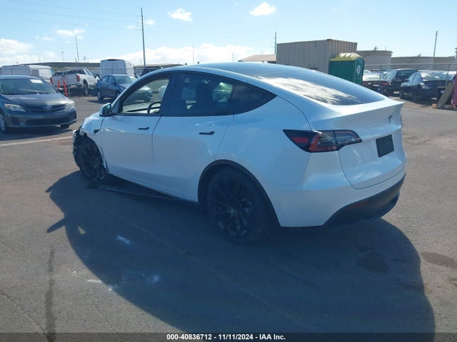2022 TESLA MODEL Y 7SAYGDEE8NF573282 Photo 2