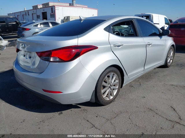 Hyundai ELANTRA SE 2015 5NPDH4AE5FH575914 Image 4