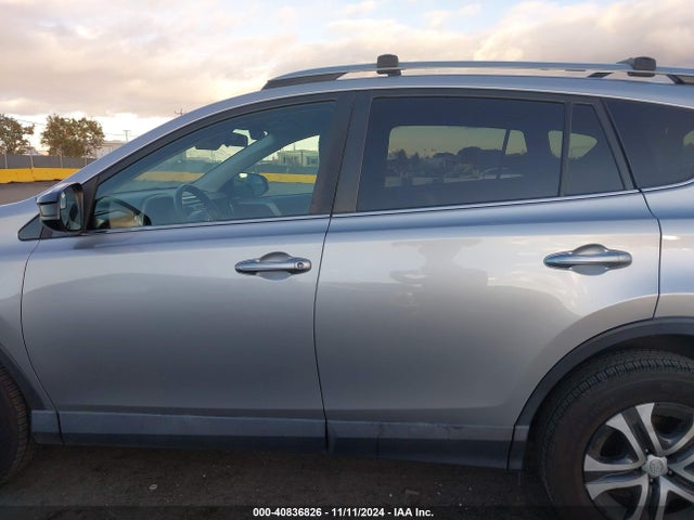 Toyota RAV4 LE 2017 2T3BFREV7HW654985 Image 15