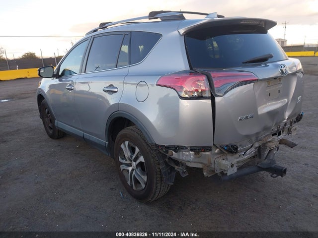 Toyota RAV4 LE 2017 2T3BFREV7HW654985 Image 3