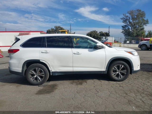 Toyota Highlander Le 2019 5TDZARFH0KS054775 Image 13