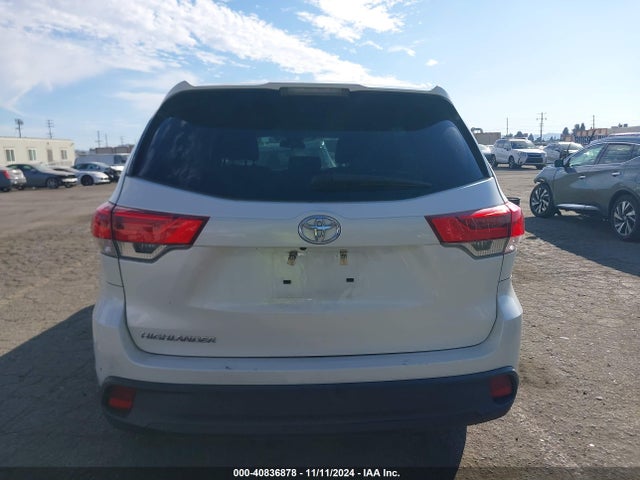 Toyota Highlander Le 2019 5TDZARFH0KS054775 Image 16
