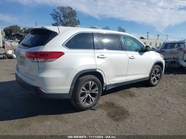 Toyota Highlander Le 2019 5TDZARFH0KS054775 Image 4