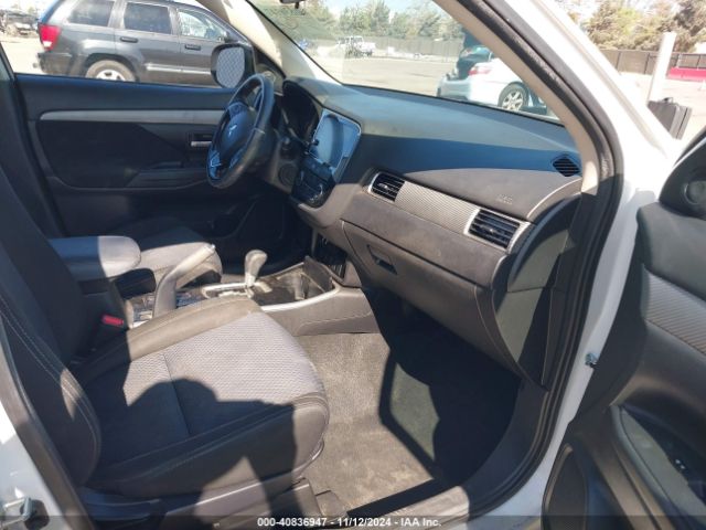 JA4AD3A34JZ042844 Mitsubishi Outlander Se