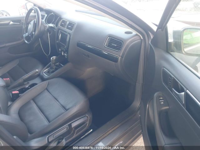 3VWL17AJ2GM346713 Volkswagen Jetta 1.8t Sel