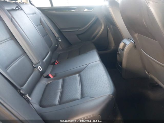 3VWL17AJ2GM346713 Volkswagen Jetta 1.8t Sel