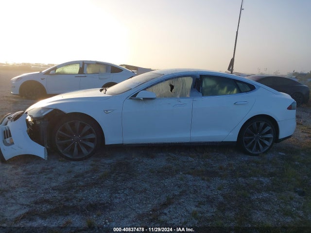 Tesla MODEL S 2014 5YJSA1S11EFP30431 Image 14