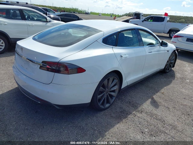 2014 TESLA MODEL S 5YJSA1S11EFP30431 Photo 3