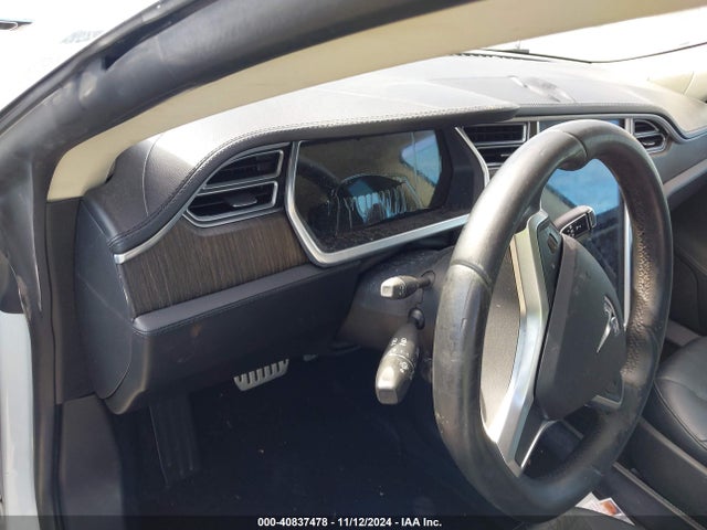 2014 TESLA MODEL S 5YJSA1S11EFP30431 Photo 6